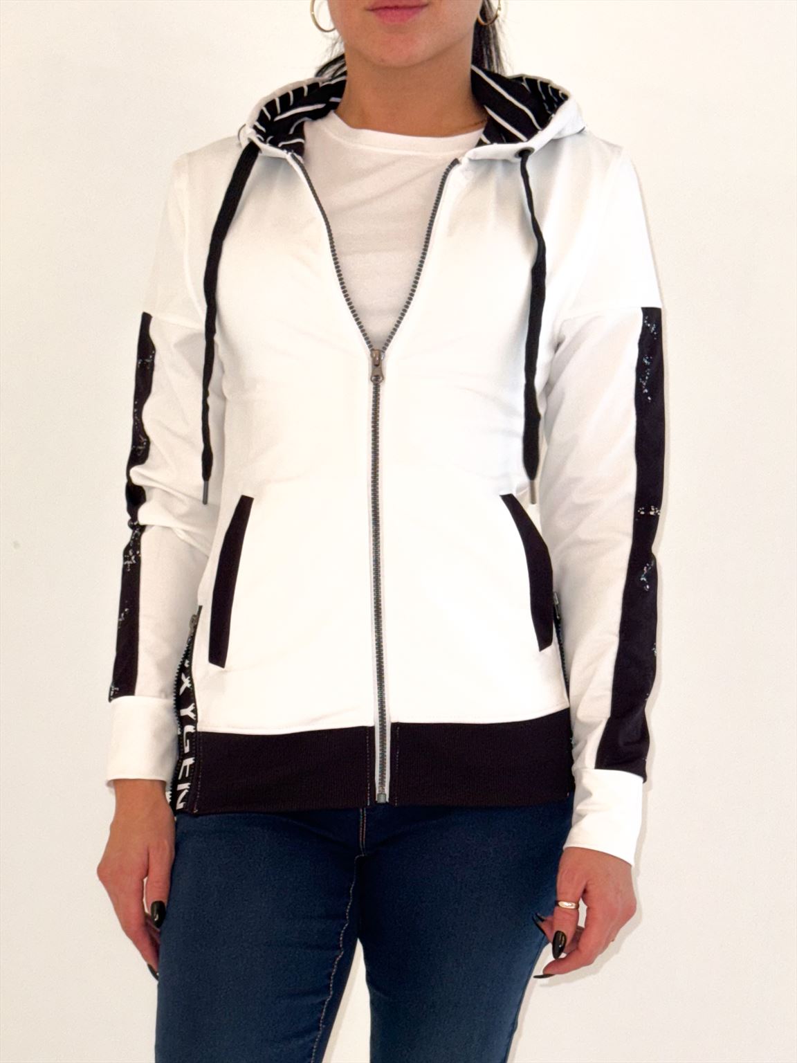 Zip-up light hoodie