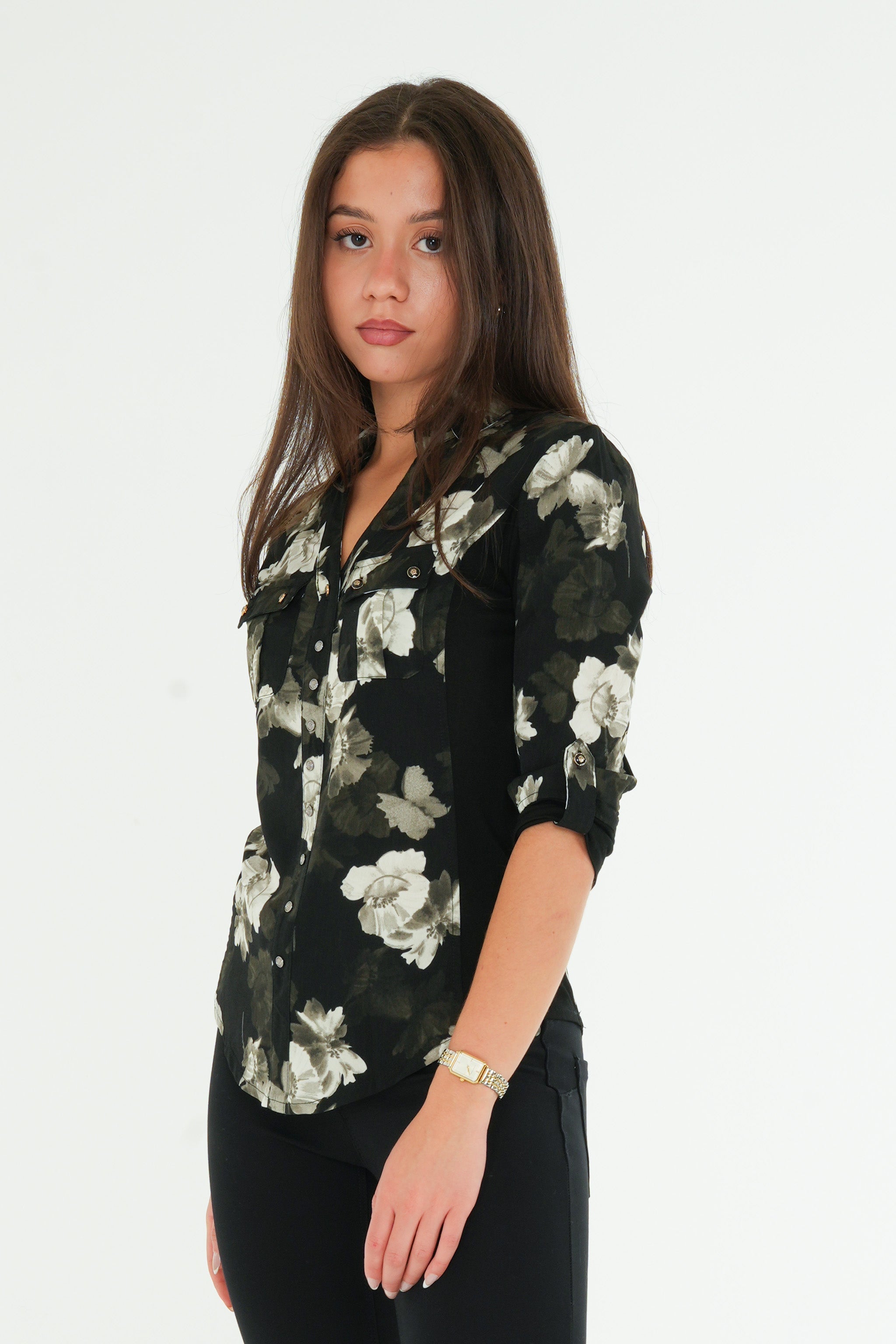 Fitted blouse with pockets