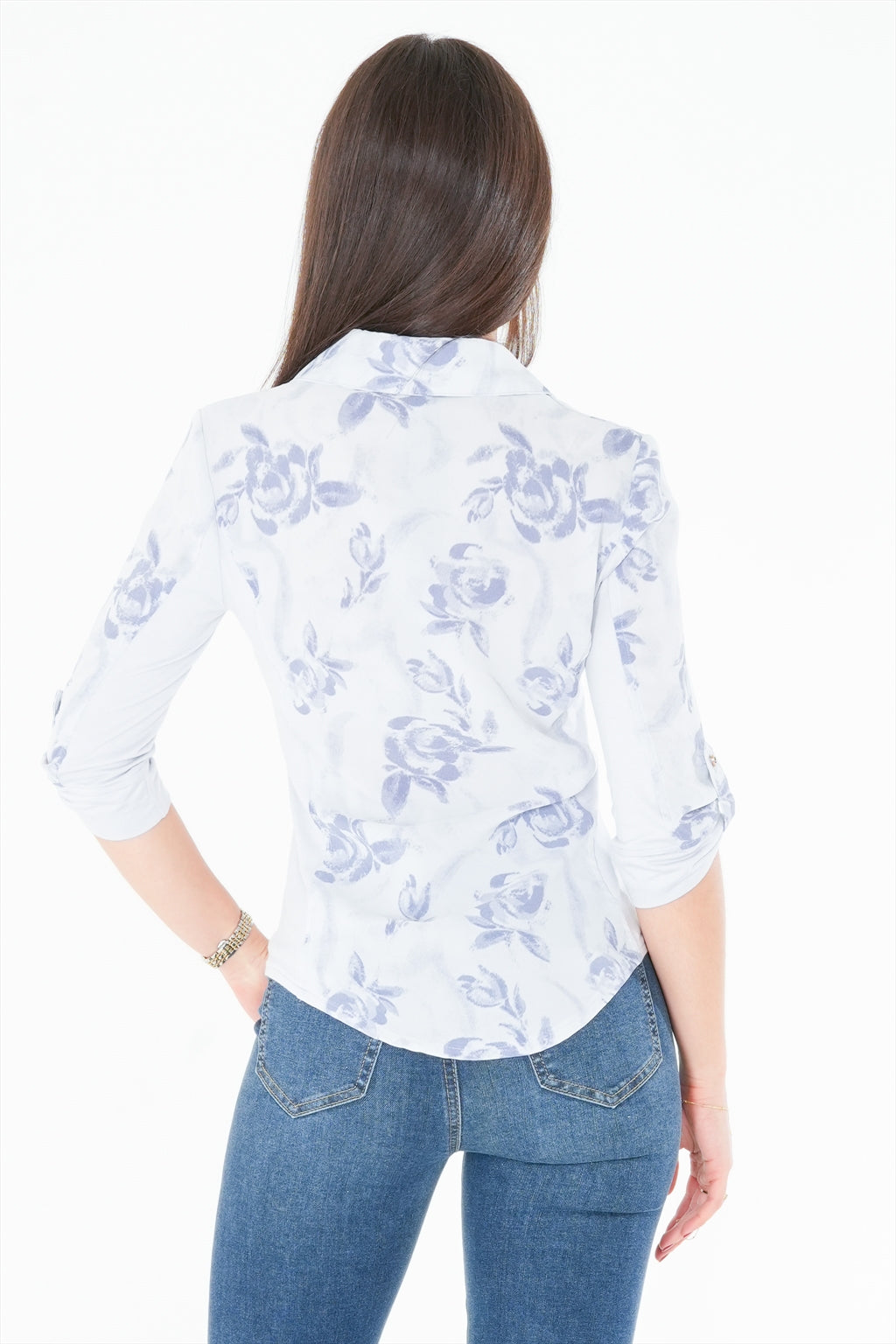 Fitted blouse with pockets
