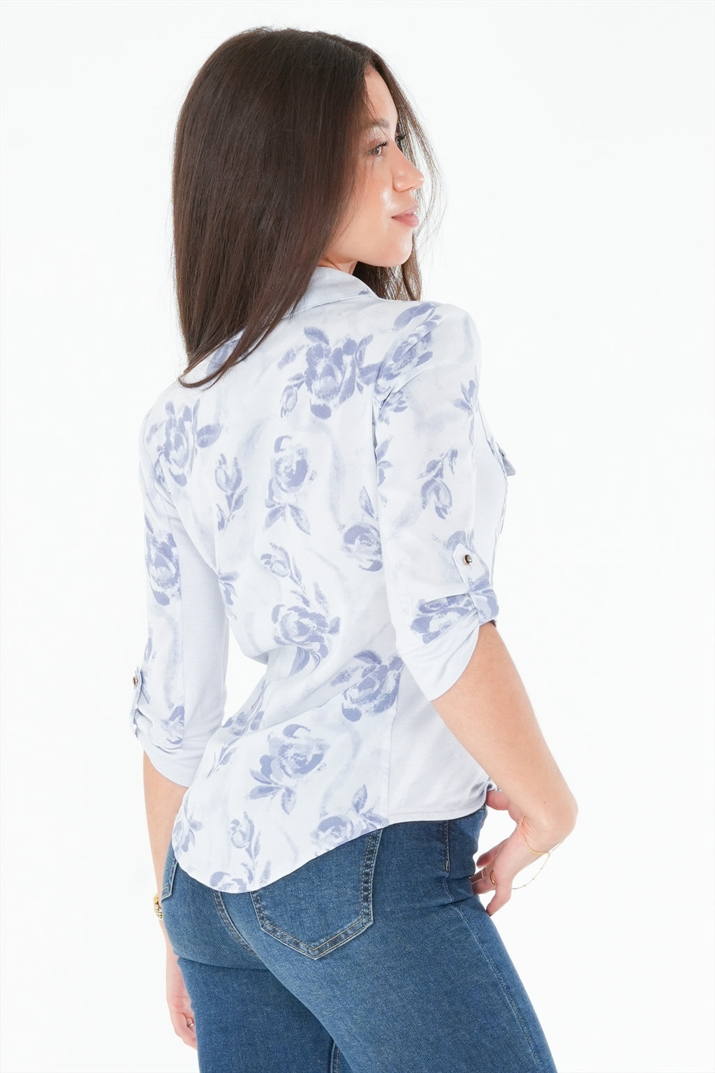 Fitted blouse with pockets