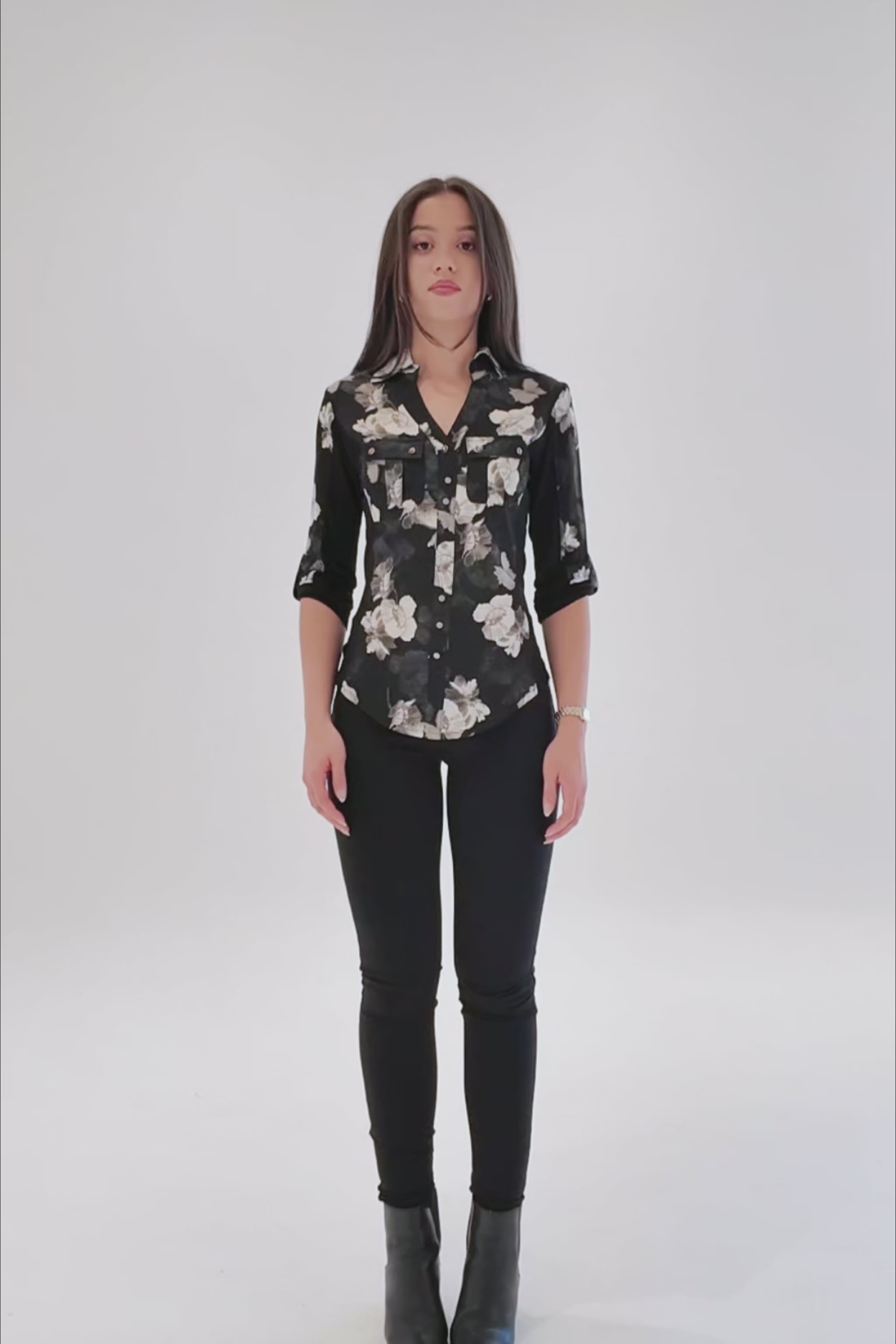 Fitted blouse with pockets