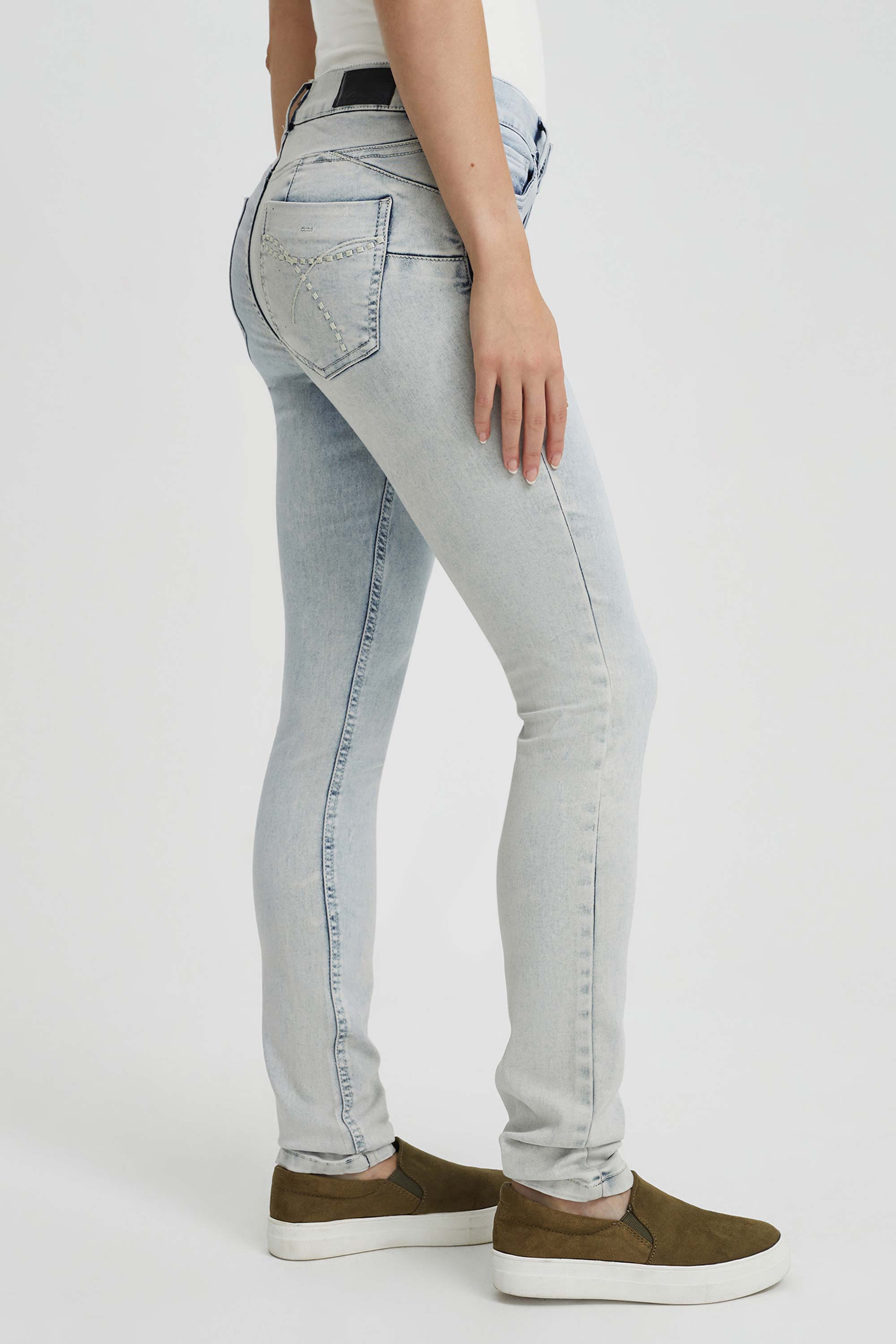 Narrow-legged Joy Jeans