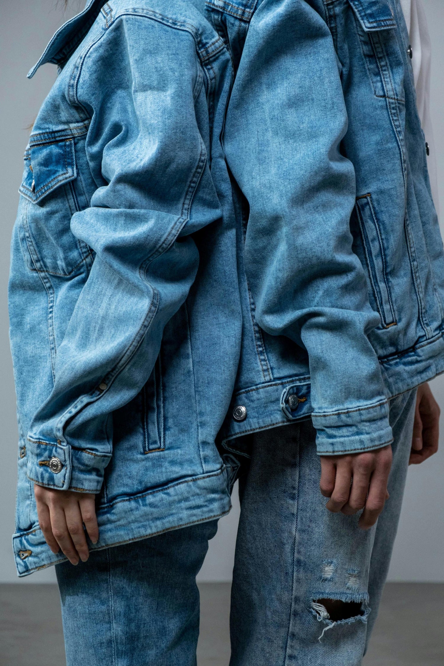 Le smoking canadien : comment le denim sur denim dominera la mode en 2024