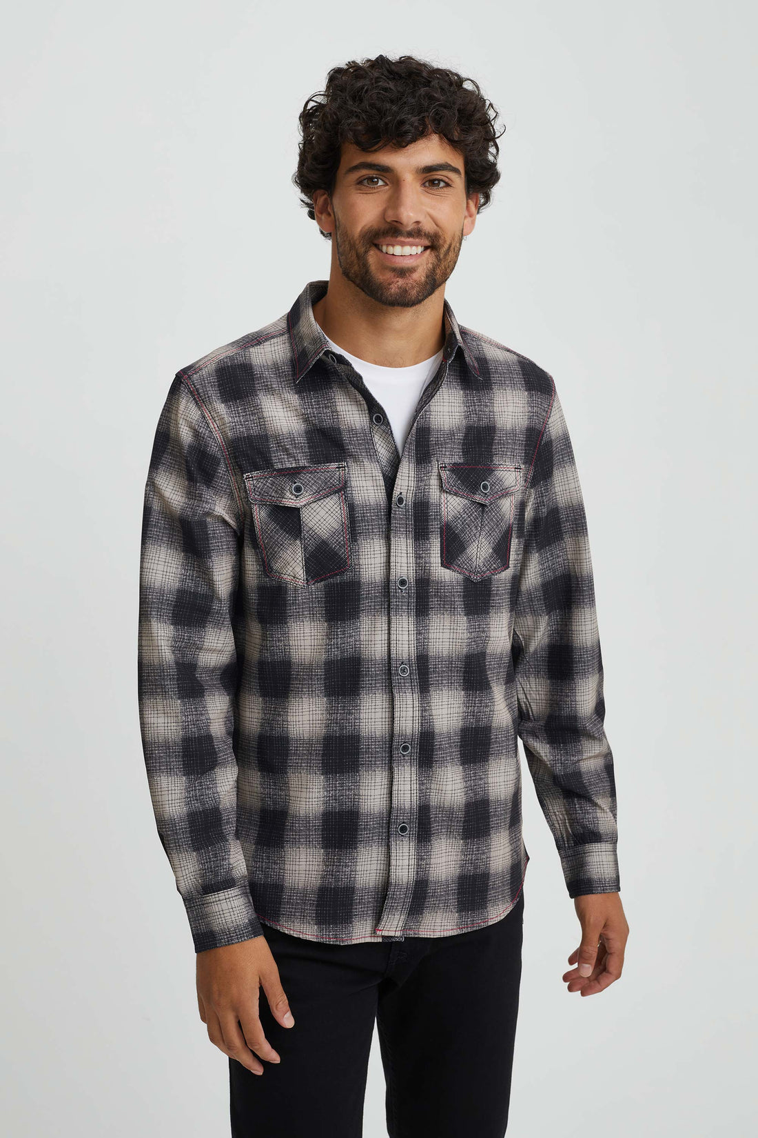 Shirt with contrasting seams