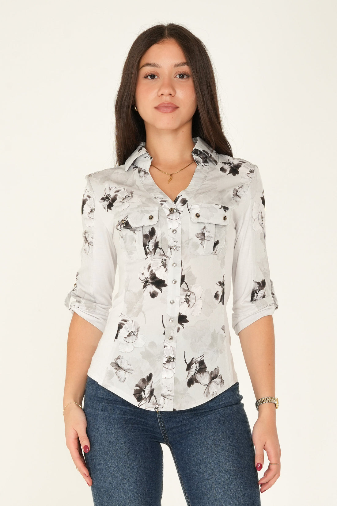 Fitted blouse with pockets