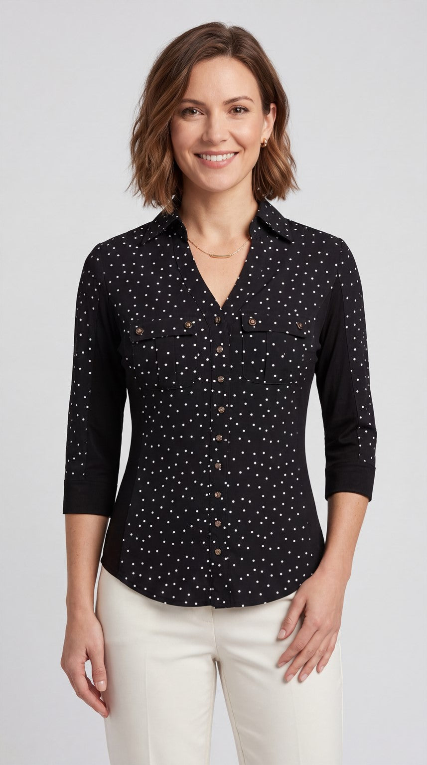 Fitted blouse with pockets
