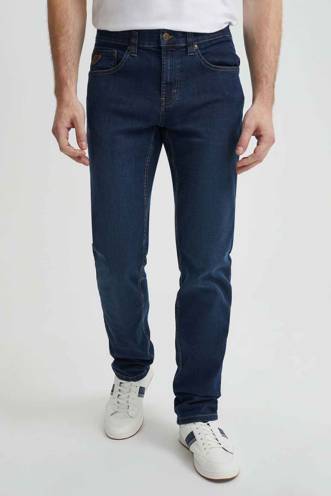 Narrow-cut Peter jeans