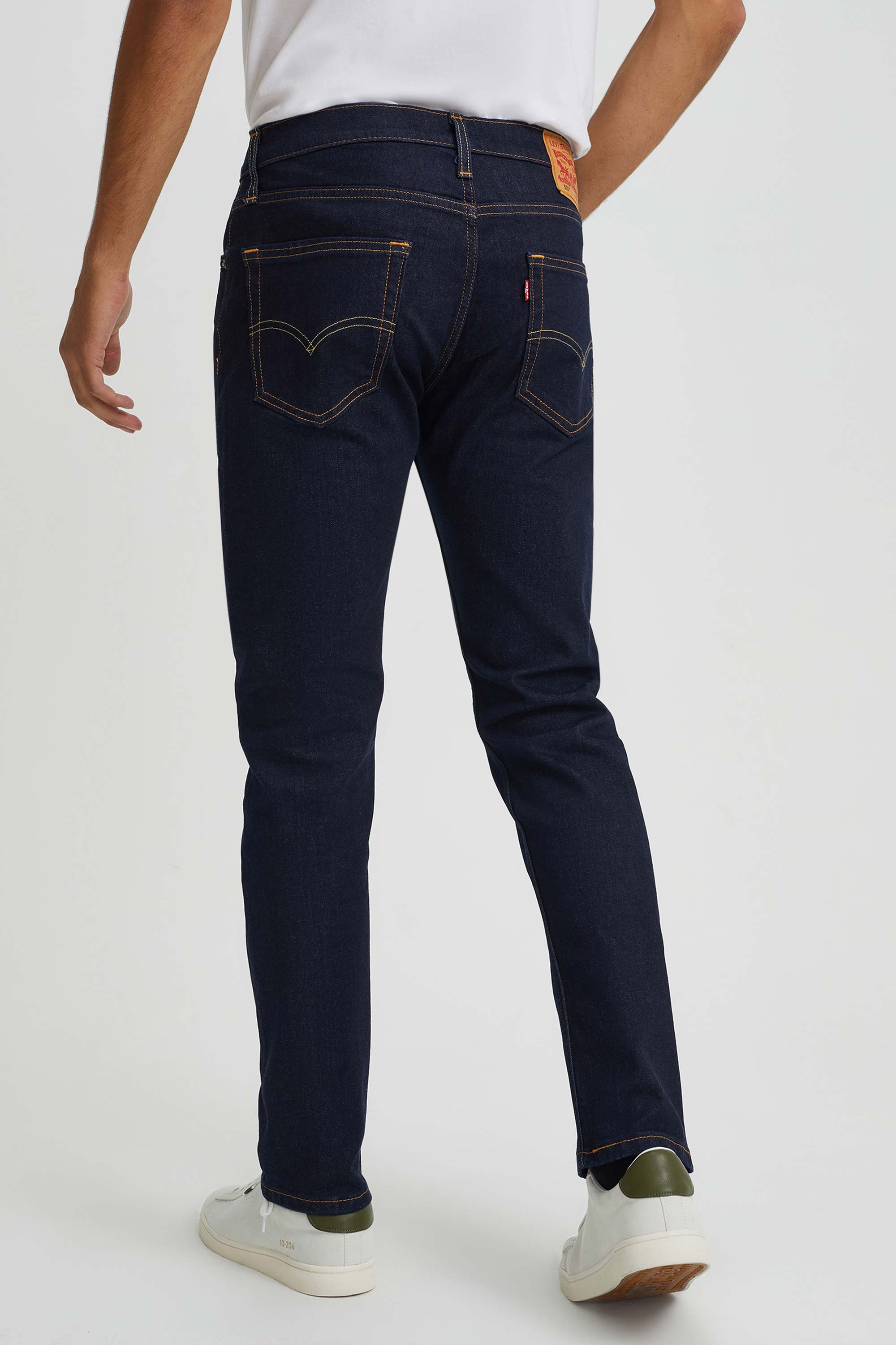 Levis tapered hot sale leg